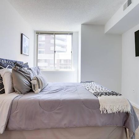 Bright Apartment Walk To Ballston Metro Arlington Esterno foto