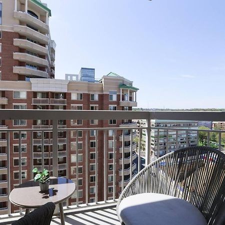 Bright Apartment Walk To Ballston Metro Arlington Esterno foto