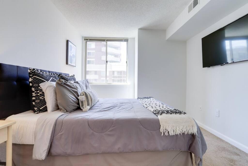 Bright Apartment Walk To Ballston Metro Arlington Esterno foto