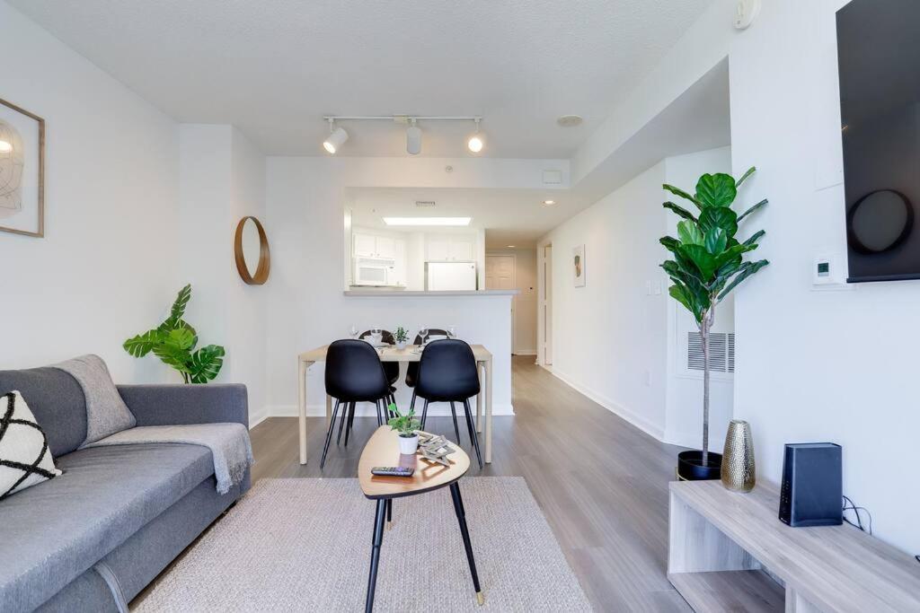 Bright Apartment Walk To Ballston Metro Arlington Esterno foto