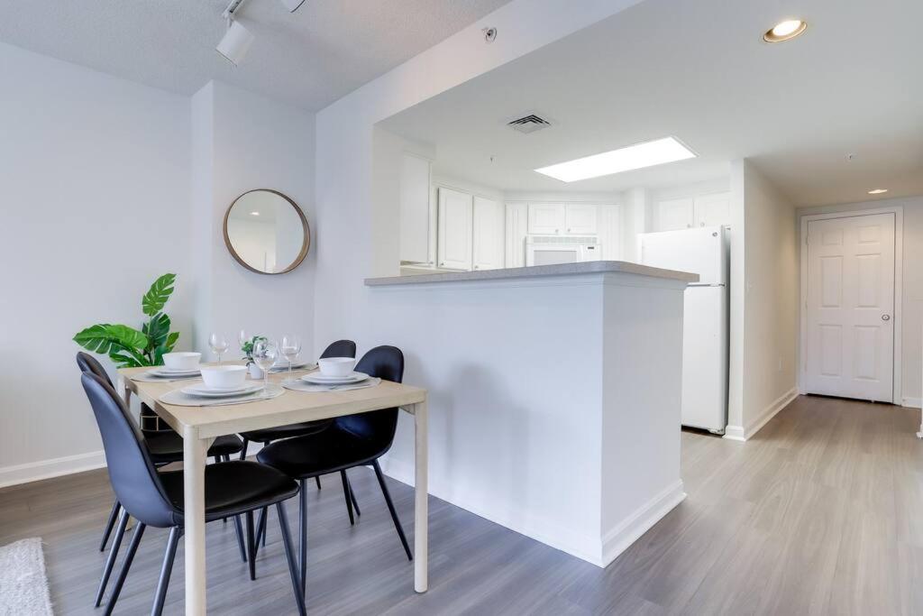 Bright Apartment Walk To Ballston Metro Arlington Esterno foto